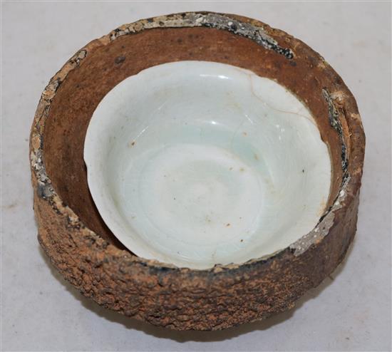 A Chinese Yingqing bowl and a Junyao ovoid jar, diameter 16cm